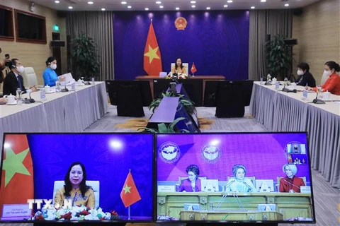 Phó Chủ tịch nước Võ Thị Ánh Xuân phát biểu tại Diễn đàn Phụ nữ Á-Âu lần thứ ba từ điểm cầu Hà Nội. (Ảnh: Lâm Khánh/TTXVN)