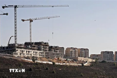 Công trình xây dựng một khu định cư của Israel tại thành phố Ramallah, Bờ Tây ngày 5/10. (Ảnh: AFP/TTXVN)