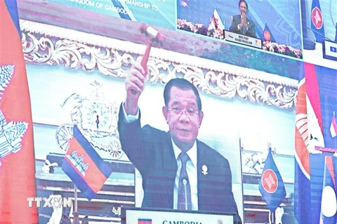 Thủ tướng Samdech Hun Sen Campuchia tiếp nhận vai trò Chủ tịch luân phiên ASEAN năm 2022. (Ảnh: Dương Giang/TTXVN)