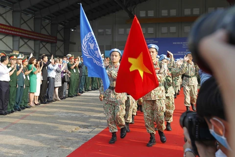 Từ 2014 đến nay, Việt Nam đã cử 56 sỹ quan tham gia lực lượng gìn giữ hòa bình Liên hợp quốc theo hình thức cá nhân và 189 cán bộ, nhân viên thuộc đội hình Bệnh viện dã chiến cấp 2, số 1, 2 và 3. (Ảnh: TTXVN)