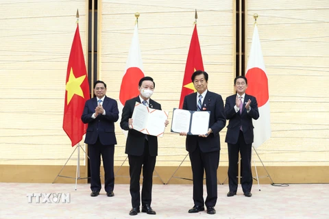 Lễ trao văn kiện hợp tác giữa hai nước Việt Nam và Nhật Bản
