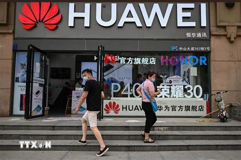 Một cửa hàng của Huawei tại thành phố Vũ Hán, tỉnh Hồ Bắc, Trung Quốc. (Ảnh: AFP/ TTXVN)