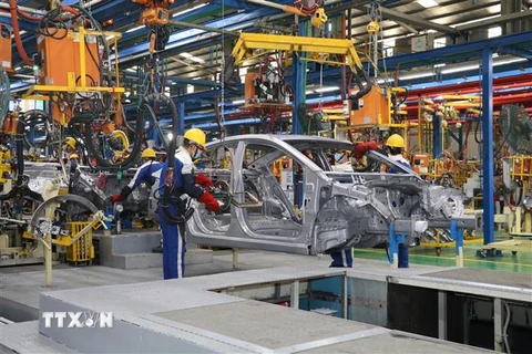 Dây chuyền sản xuất ôtô của Hyundai Thành Công. (Ảnh: Đức Phương/TTXVN)