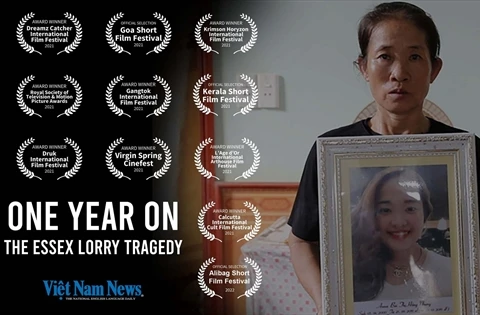 Phim tài liệu về một năm sau thảm kịch xe tải tại Essex do báo Việt Nam News thực hiện vừa giành giải Phim tài liệu ngắn hay nhất tại Liên hoan phim quốc tế Erie ở Mỹ. (Nguồn: Vietnam+)