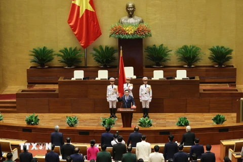 Ông Vương Đình Huệ tuyên thệ nhậm chức Chủ tịch Quốc hội khóa XV. (Ảnh: Dương Giang/TTXVN)