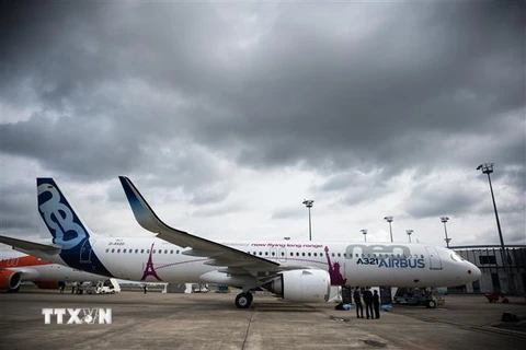 Máy bay A321neo tại trung tâm phân phối của Airbus ở Colomiers, Pháp. (Ảnh: AFP/TTXVN)