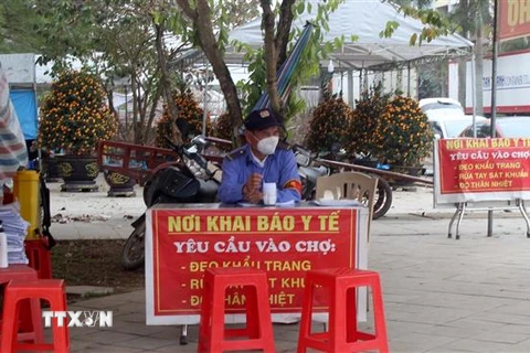 Một chốt phòng chống dịch bệnh phòng chống dịch COVID-19 tại thành phố Thanh Hóa. (Ảnh: Nguyễn Nam/TTXVN)