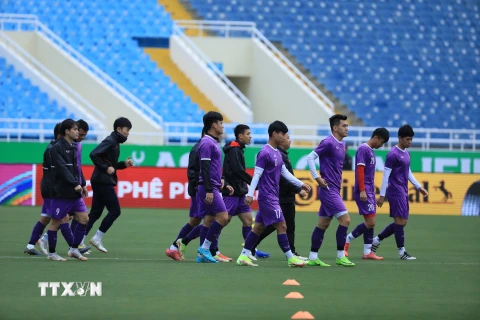 Đội tuyển bóng đá nam Việt Nam tập luyện trước trận đấu gặp đội tuyển Trung Quốc. (Ảnh: Tuấn Anh/TTXVN)