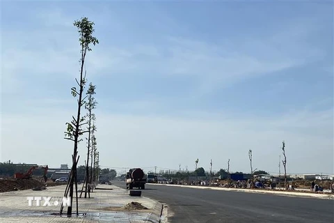 Một tuyến đường trong Khu tái định cư Lộc An - Bình Sơn. (Ảnh: Công Phong/TTXVN)