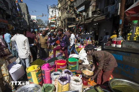 Một khu chợ ở New Delhi, Ấn Độ, ngày 9/3. (Ảnh: AFP/TTXVN)