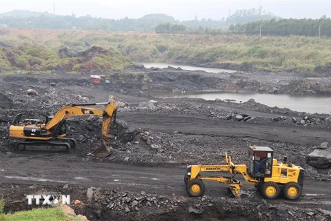 Một góc khai trường Công ty than Núi Hồng. (Ảnh minh họa: Hoàng Nguyên/TTXVN)