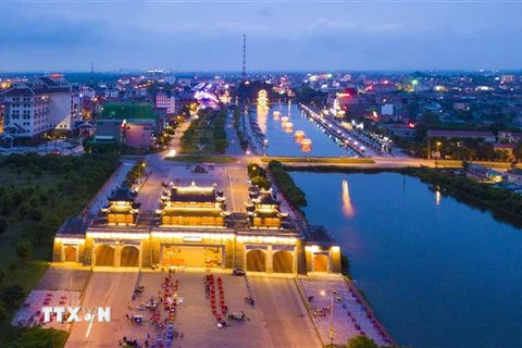 Một góc thành phố Ninh Bình khi lên đèn. (Ảnh: Minh Đức/TTXVN)