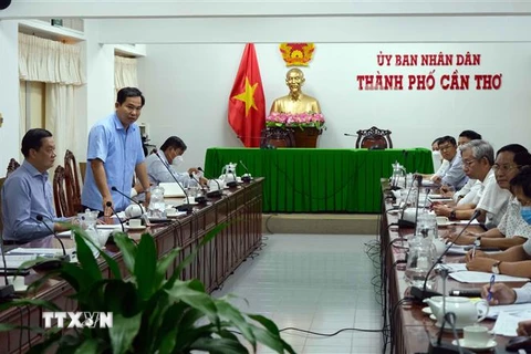 Bí thư Thành ủy Cần Thơ Lê Quang Mạnh phát biểu tại cuộc họp. (Ảnh: Thanh Liêm/TTXVN)