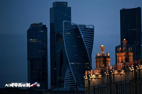Quang cảnh bên ngoài tòa cao ốc Trung tâm thương mại quốc tế Moskva ở thủ đô Moskva, Nga ngày 25/4. (Ảnh: AFP/TTXVN)