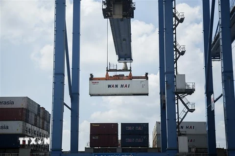 Hàng hóa xuất khẩu qua cảng Cát Lái, thành phố Thủ Đức (TP. Hồ Chí Minh). (Ảnh: Hồng Đạt/TTXVN)