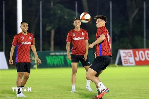 Các cầu thủ U23 Thái Lan tập luyện. (Ảnh: Tuấn Anh/TTXVN)