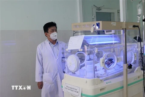 Giám đốc bệnh viện Đa khoa tỉnh Vĩnh Long Đoàn Văn Hùng. (Ảnh: Lê Thúy Hằng/TTXVN)