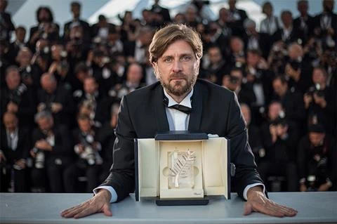 Bộ phim "Triangle of Sadness" của đạo diễn người Thụy Điển Ruben Ostlund đã được vinh danh ở giải thưởng danh giá nhất Cành cọ vàng. (Nguồn: screendaily.com)