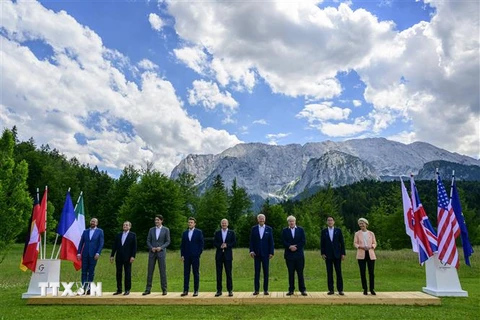 Lãnh đạo G7 và lãnh đạo Liên minh châu Âu tại Hội nghị thượng đỉnh G7 ở Elmau, Đức ngày 26/6. (Ảnh: AFP/TTXVN)