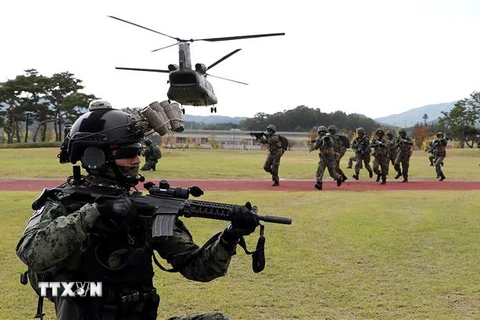 Binh sỹ Hàn Quốc tham gia cuộc tập trận tại Icheon ngày 21/9/2020. (Ảnh: AFP/TTXVN)