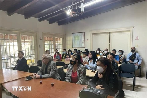 Các học viên tham gia khóa học tiếng Việt do Đại sứ quán Việt Nam tổ chức. (Ảnh: TTXVN phát)