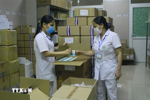 Thiếu thuốc, vật tư, thiết bị, hóa chất gây khó khăn cho công tác khám chữa bệnh tại tỉnh Ninh Bình. (Ảnh: Hải Yến/TTXVN)