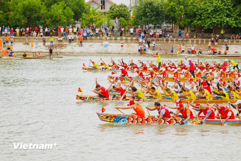 Đua thuyền truyền thống Lệ Thủy - Không chỉ đơn giản là một lễ hội