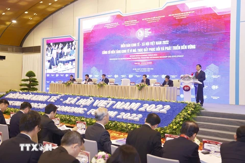 Diễn đàn Kinh tế-Xã hội Việt Nam 2022 bàn về củng cố kinh tế vĩ mô
