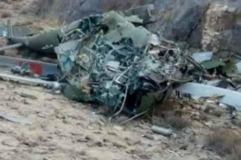Hiện trường một vụ rơi máy bay quân sự ở Pakistan. (Nguồn: dawn.com)