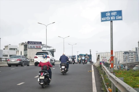 Cầu vượt Nguyễn Hữu Cảnh. (Nguồn: thanhnien.vn)