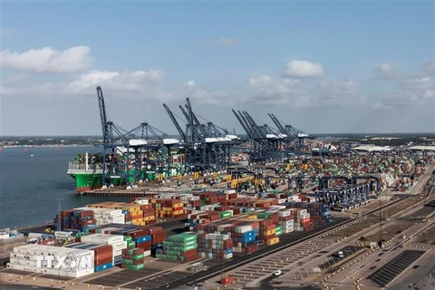 Quang cảnh cảng Felixstowe, Anh, ngày 22/8/2022. (Ảnh: AFP/ TTXVN)