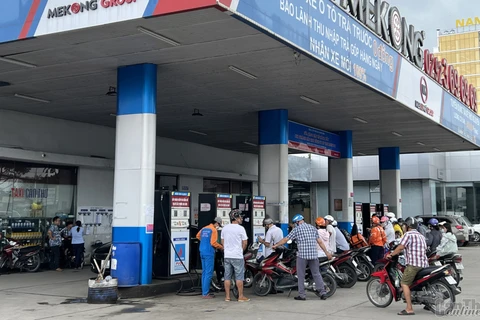Hoạt động kinh doanh xăng dầu tại Chi nhánh Cần Thơ Công ty cổ phần Taxi Mekong. (Nguồn: baocantho.vn)