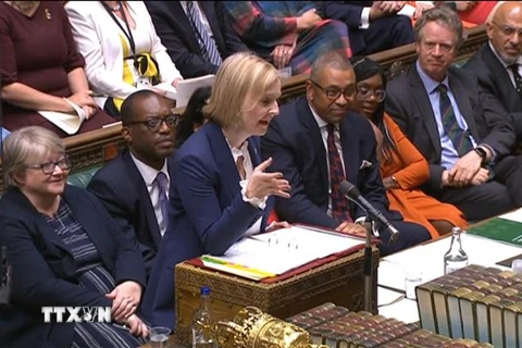 Tân Thủ tướng Anh Liz Truss phát biểu tại phiên họp Hạ viện ở London ngày 7/9/2022. (Ảnh: AFP/ TTXVN)