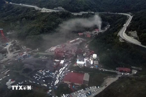 Toàn cảnh khu mỏ sau vụ nổ gây sập hầm lò ở thị trấn Amasra thuộc tỉnh Bartin, miền Bắc Thổ Nhĩ Kỳ ngày 15/10/2022. (Ảnh: THX/TTXVN)