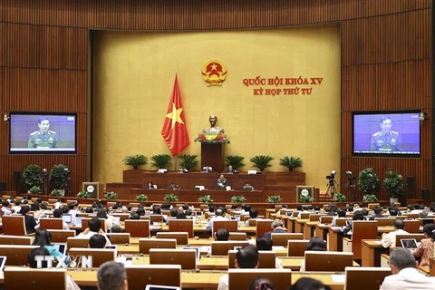Bộ trưởng Bộ Quốc phòng Phan Văn Giang phát biểu giải trình, làm rõ một số vấn đề đại biểu Quốc hội nêu. (Ảnh: Doãn Tấn/TTXVN)