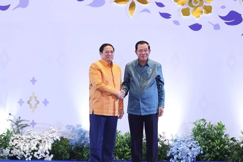 Tối 12/11, Thủ tướng Phạm Minh Chính và các trưởng đoàn tham dự Gala Dinner do Thủ tướng Campuchia, Chủ tịch ASEAN 2022 Samdech Techo Hun Sen chủ trì. (Ảnh: Dương Giang/TTXVN)