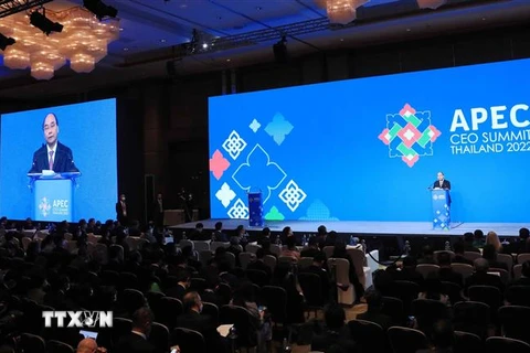 Chủ tịch nước Nguyễn Xuân Phúc phát biểu tại Phiên họp thứ 4 CEO Summit về Thương mại và Đầu tư. (Ảnh: Thống Nhất/TTXVN)