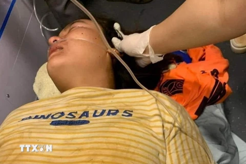 Chị Brao được cấp cứu tại bệnh viện ở TP.Hồ Chí Minh. (Ảnh: TTXVN phát)