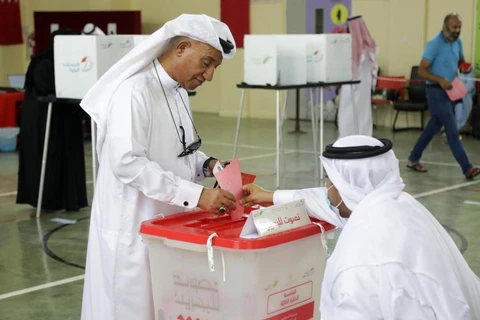 Cử tri Bahrain bỏ phiếu bầu cử quốc hội. (Nguồn: AFP)