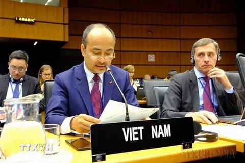 Đoàn Việt Nam do Đại sứ Nguyễn Trung Kiên, Thống đốc - Đại diện thường trực Việt Nam tại Cơ quan Năng lượng Nguyên tử quốc tế (IAEA) làm Trưởng đoàn, tham gia cuộc họp định kỳ lần thứ hai Hội đồng Thống đốc IAEA tại Viên (Áo) từ ngày 6-10/6. (Ảnh: TTXVN p