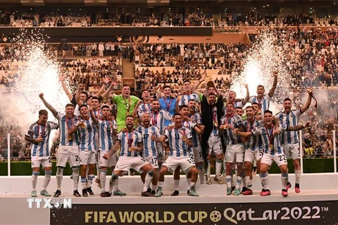 Giây phút đăng quang vô địch World Cup 2022 đội tuyển Argentina. (Ảnh: AFP/TTXVN)