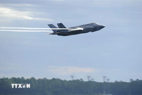 Máy bay chiến đấu F-35 cất cánh từ căn cứ không quân Tyndall, bang Florida, Mỹ. (Ảnh: AFP/TTXVN)