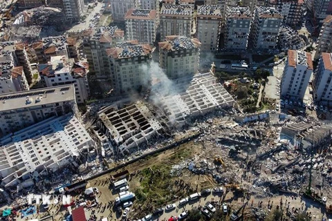 Các tòa nhà bị phá hủy trong trận động đất tại Hatay, Thổ Nhĩ Kỳ, ngày 8/2/2023. (Ảnh: AFP/ TTXVN)