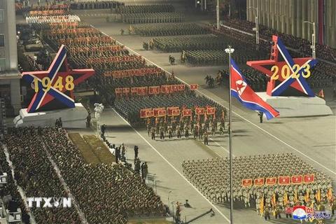 Toàn cảnh lễ duyệt binh kỷ niệm 75 năm thành lập Lực lượng Vũ trang Nhân dân (KPA) của Triều Tiên tại thủ đô Bình Nhưỡng ngày 8/2/2023. (Ảnh: KCNA/ TTXVN)