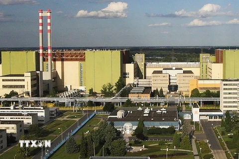 Quang cảnh bên ngoài nhà máy điện hạt nhân Paks ở Paks, Hungary. (Ảnh: SKODA/TTXVN)