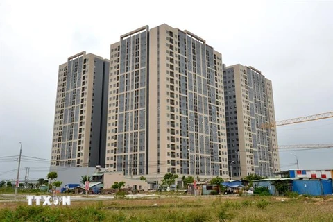 Chung cư nhà ở xã hội tại Khu đô thị xanh Bàu Tràm Lakeside (chủ đầu tư là Công ty cổ phần Đầu tư Sài Gòn-Đà Nẵng) đang ở giai đoạn hoàn thiện, dự kiến bàn giao trong tháng 4/2023. (Ảnh: Quốc Dũng/TTXVN)
