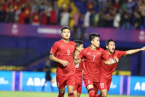 Văn Tùng ghi cả hai bàn thắng cho U22 Việt Nam. (Ảnh: Hoàng Linh/TTXVN)