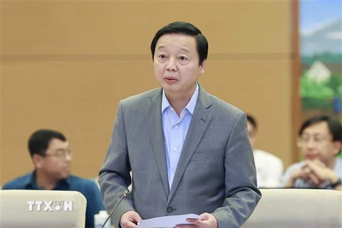 Phó Thủ tướng Trần Hồng Hà trình bày tờ trình. (Ảnh: Doãn Tấn/TTXVN)