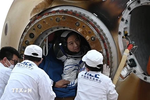 Nhà du hành Phí Tuấn Long, phi hành đoàn tàu Thần Châu-15, trở về Trái Đất ngày 4/6/2023. (Ảnh: THX/TTXVN)