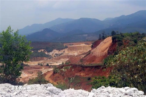 Một khu vực khai thác cao lanh ở xã Lộc Châu, thành phố Bảo Lộc, Lâm Đồng. (Ảnh: Chu Quốc Hùng/TTXVN)